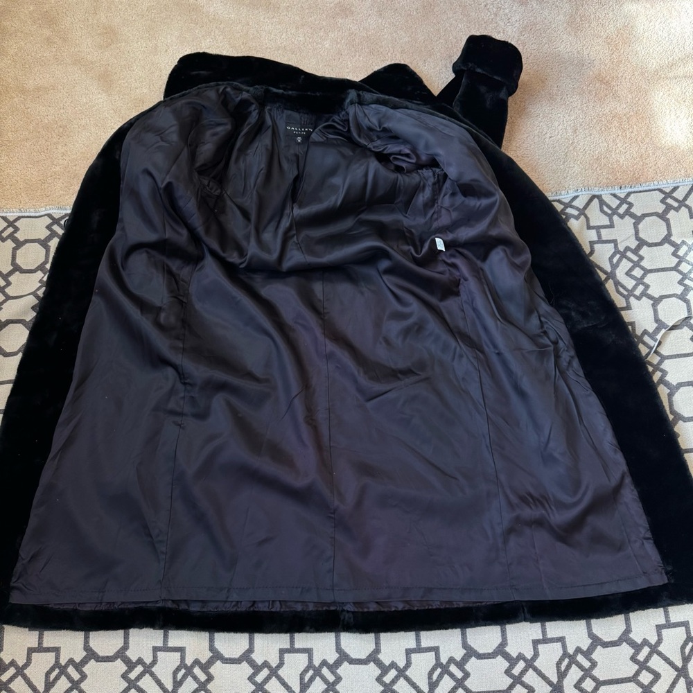 Gallery Black Faux Fur Full Length Long Coat Plush Modacrylic Winter Button Sz M - Picture 10 of 17